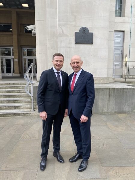 Kaitseminister Pevkur ja Ühendkuningriigi kaitseminister John Healey Londonis