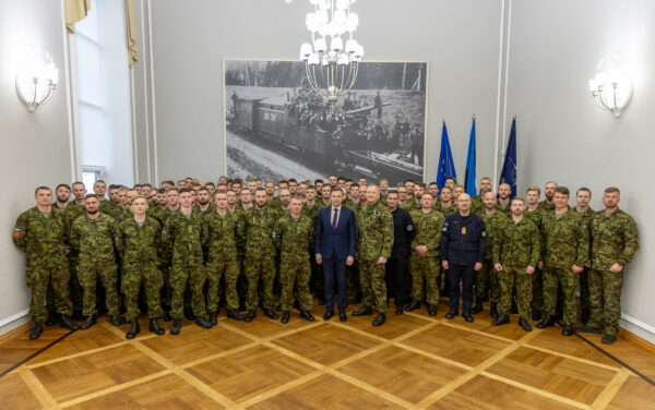 Medalitseremoonia välisoperatsioonidel teeninud kaitseväelastele.