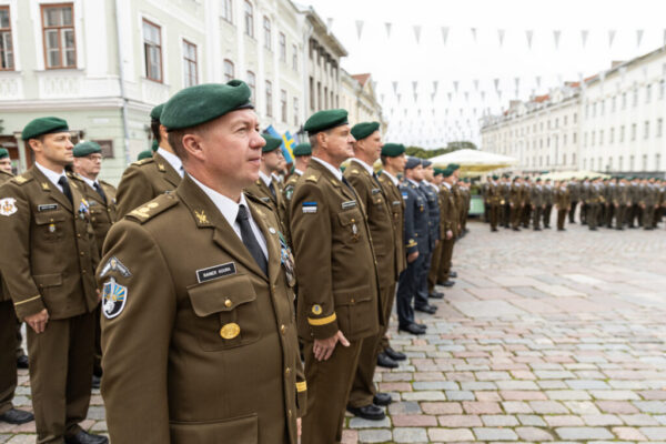 Kaitseväe akadeemia õppurid rivistunud.