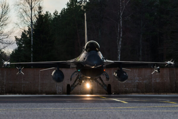 F-16 hävitaja