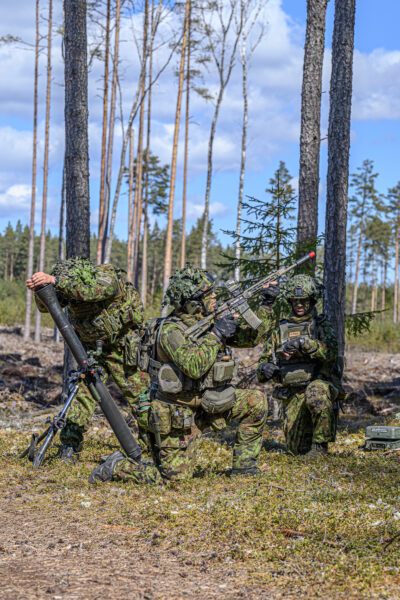 Tuletoetuses lisanduvad Lääne- ja Kirde maakaitseringkondadele 120 mm miinipildujapatareid, samal ajal kui lahingukompaniide 81 mm miinipildujarühmi tugevdatakse täiendavate relvameeskondadega.