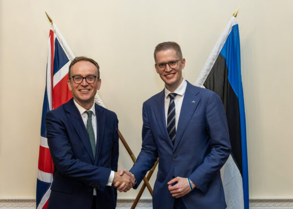 Kaitseministeeriumi kantsler Kristjan Mäe kohtus oma esimesel välisvisiidil Londonis Ühendkuningriigi kolleegi Jeremy Pocklingtoniga